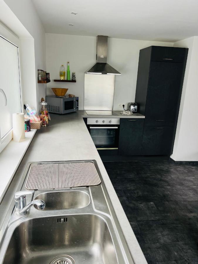 Capstay La Louvière Exterior foto