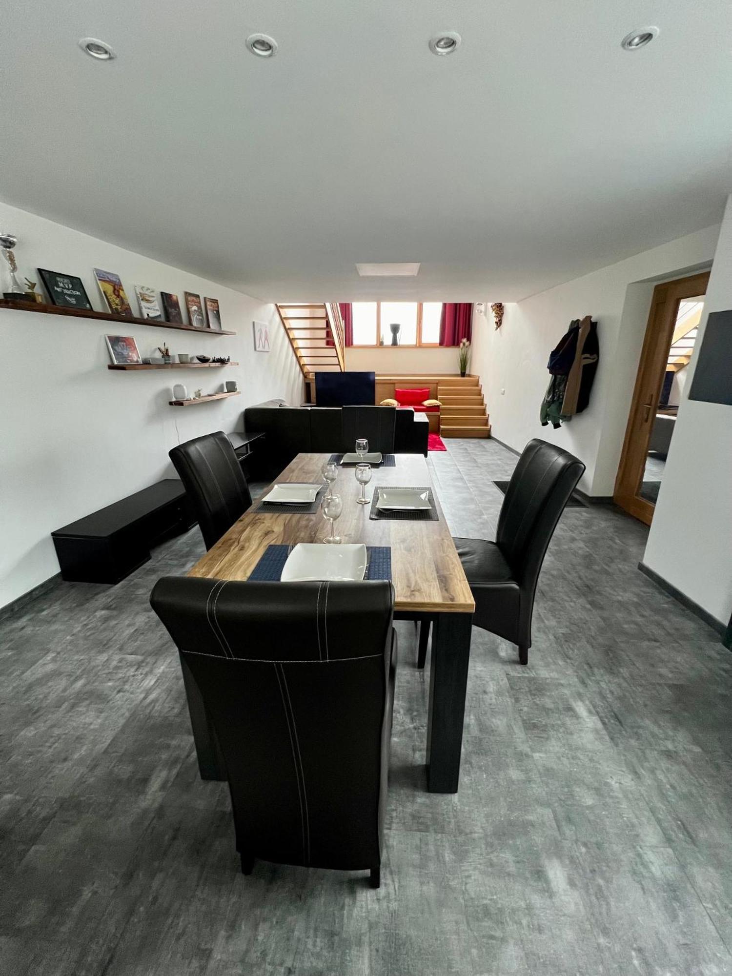 Capstay La Louvière Exterior foto